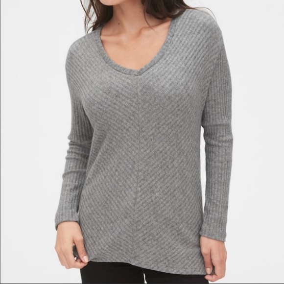 3/$20 Gap Ribbed Chevron Sweater in Gray - Picture 1 of 6